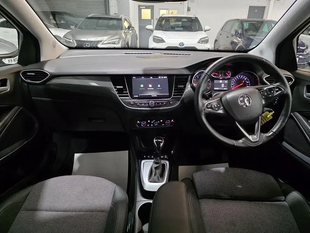 Begagnad Vauxhall Crossland Edition 120 HK (88 kW) 2022 Grå SUV