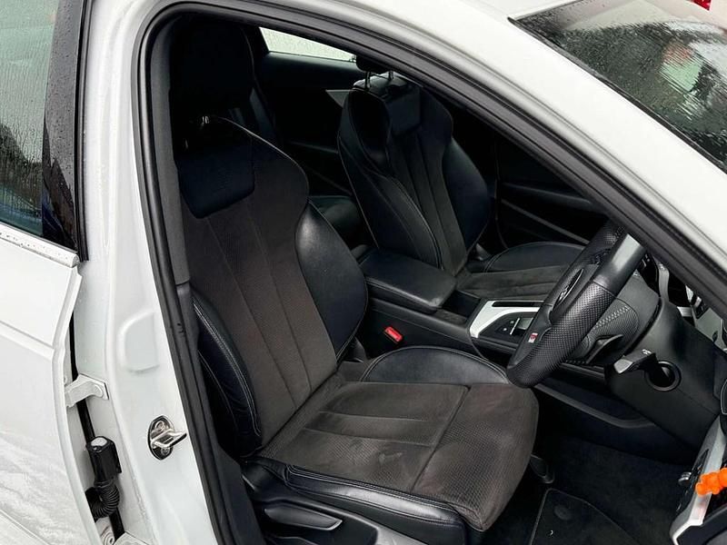 Used Audi A4 S-Line 190 HP (139 kW) 2019 White Sedan