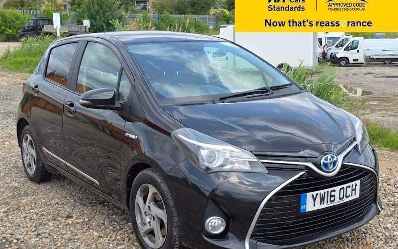 Black Used 2016 Toyota Yaris Hybrid Hatchback | £7,480 - Image 1/4