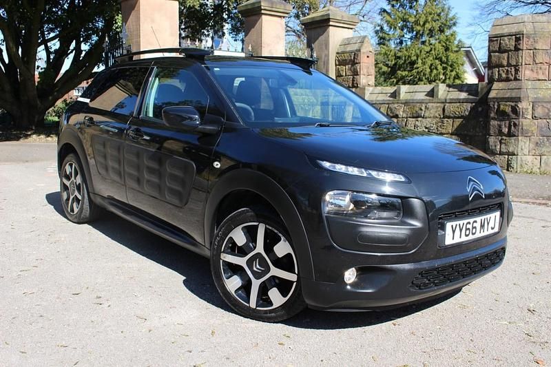 Used Citroën C4 Cactus Flair 2017 Black Hatchback