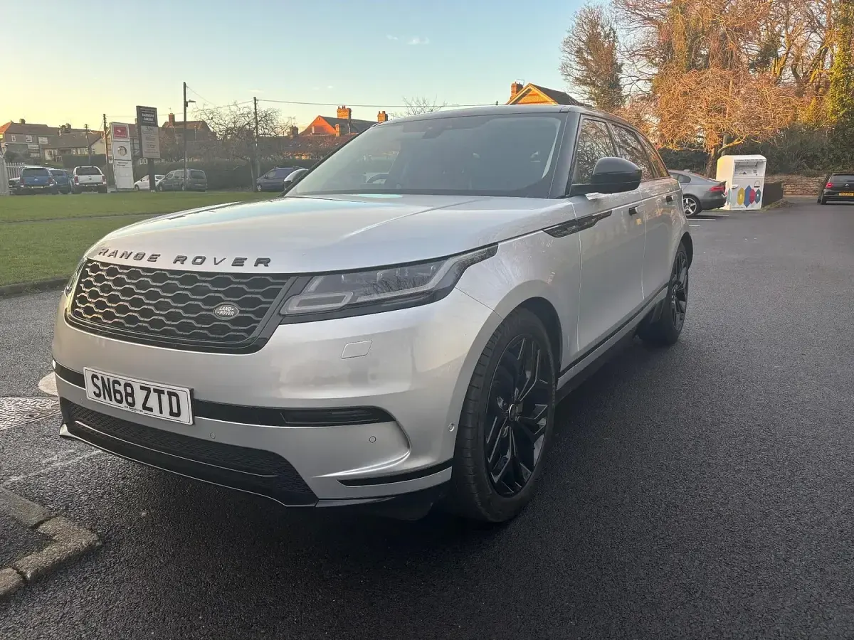 Used Land Rover Range Rover Velar SE 240 HP (176 kW) 2018 Silver SUV
