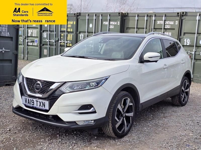 Used Nissan Qashqai Tekna 115 HP (84 kW) 2019 White SUV