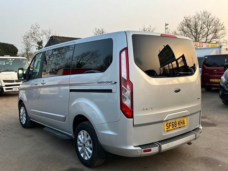 Used Ford Tourneo Titanium 130 HP (95 kW) 2018 Silver MPV