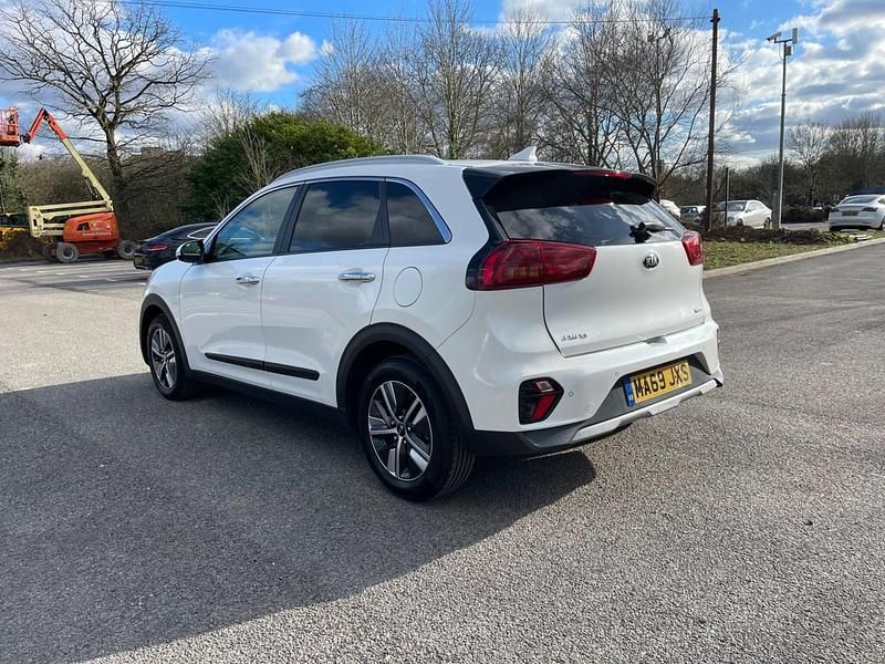 Used Kia Niro 139 HP (102 kW) 2019 White SUV