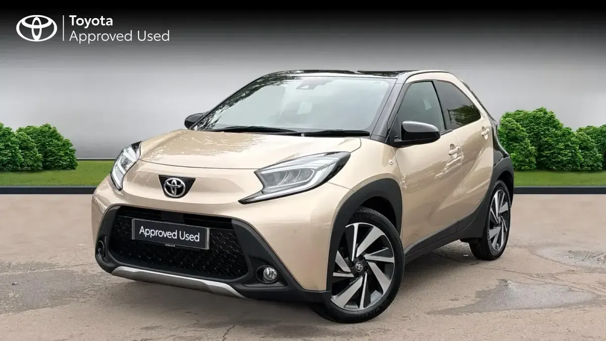 Used Toyota Aygo X 72 HP (52 kW) 2022 Ginger beige SUV
