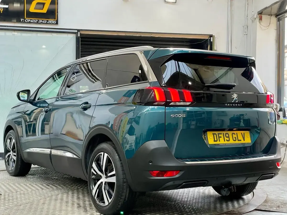 Used Peugeot 5008 Allure 130 HP (95 kW) 2019 Green SUV