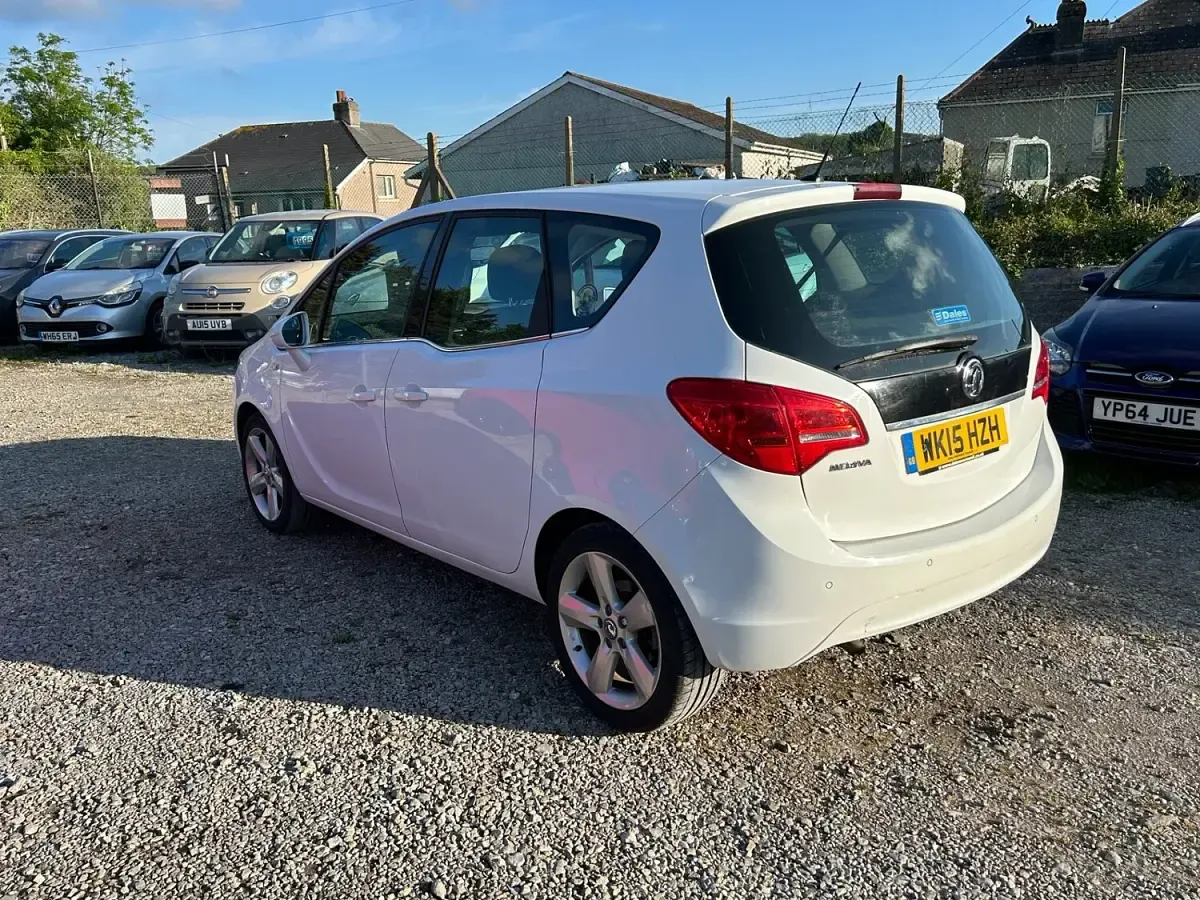 Used Vauxhall Meriva 2015 White MPV