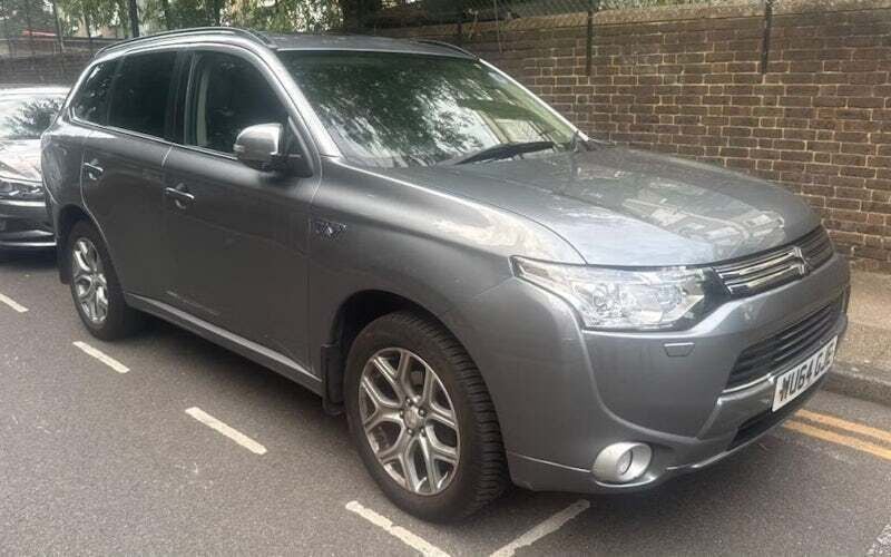 Used 2015 Mitsubishi Outlander P-HEV Estate | £6,980 (Fair price) - Image 1/4