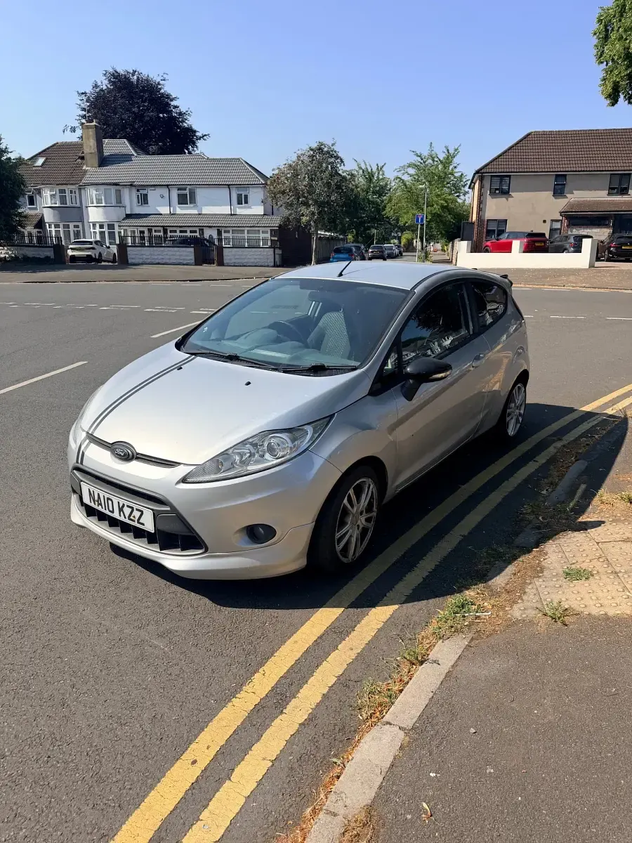 Used Ford Fiesta Zetec 2010 Silver Hatchback