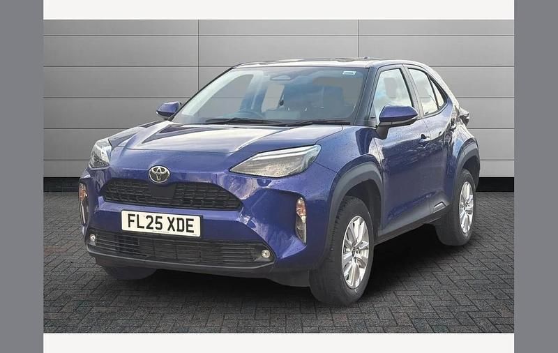 Used Toyota Yaris Cross 116 HP (85 kW) 2025 Blue SUV