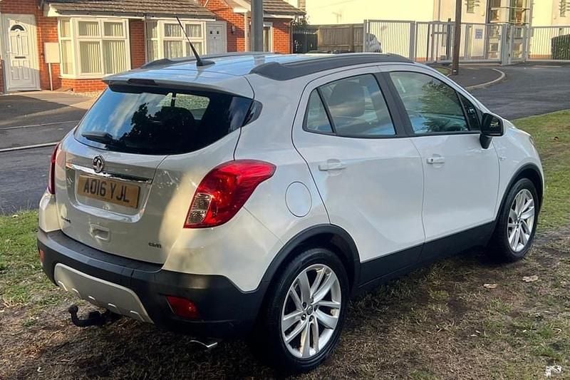 White Used 2016 Vauxhall Mokka SUV | £3,295 (Good price) - Image 1/1
