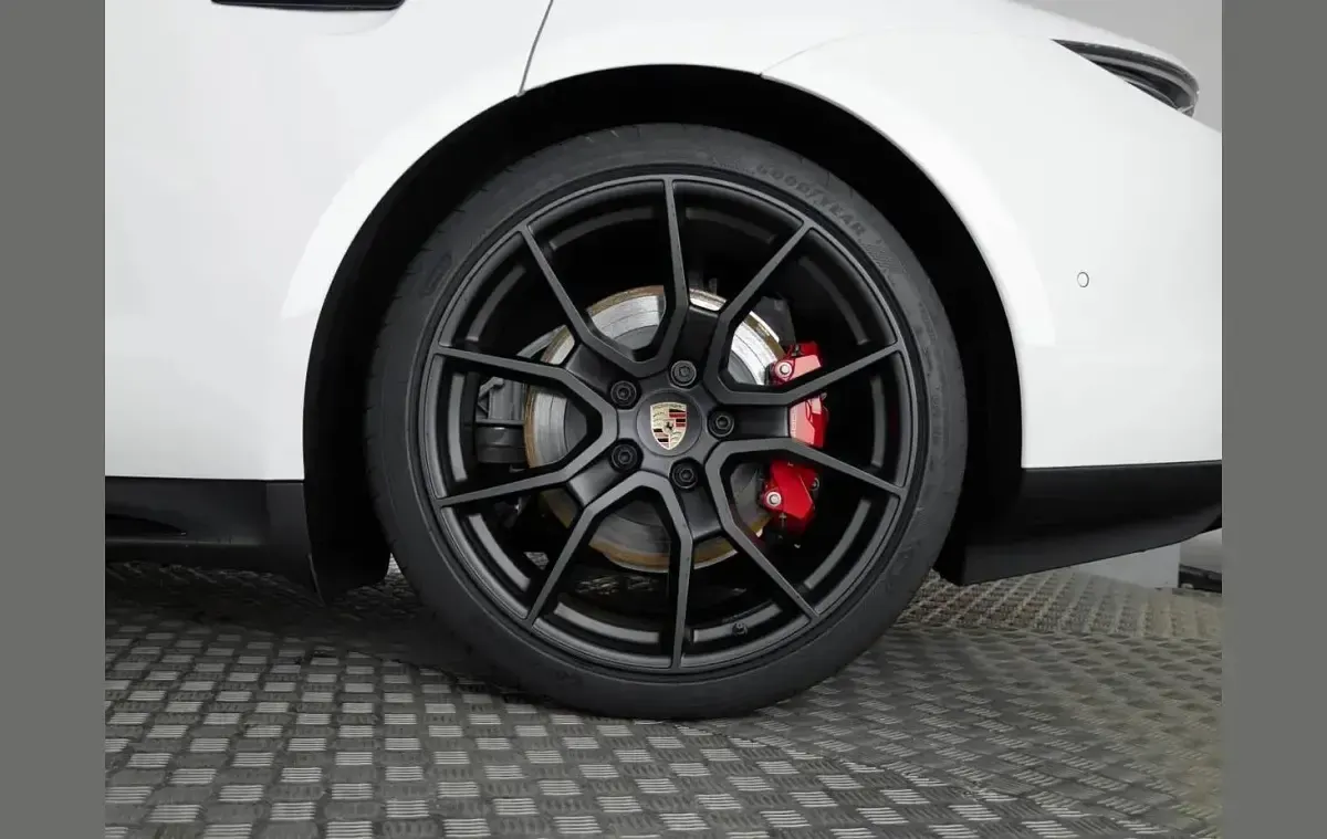 Used Porsche Taycan 514 kW (700 HP) 2026 White Sedan