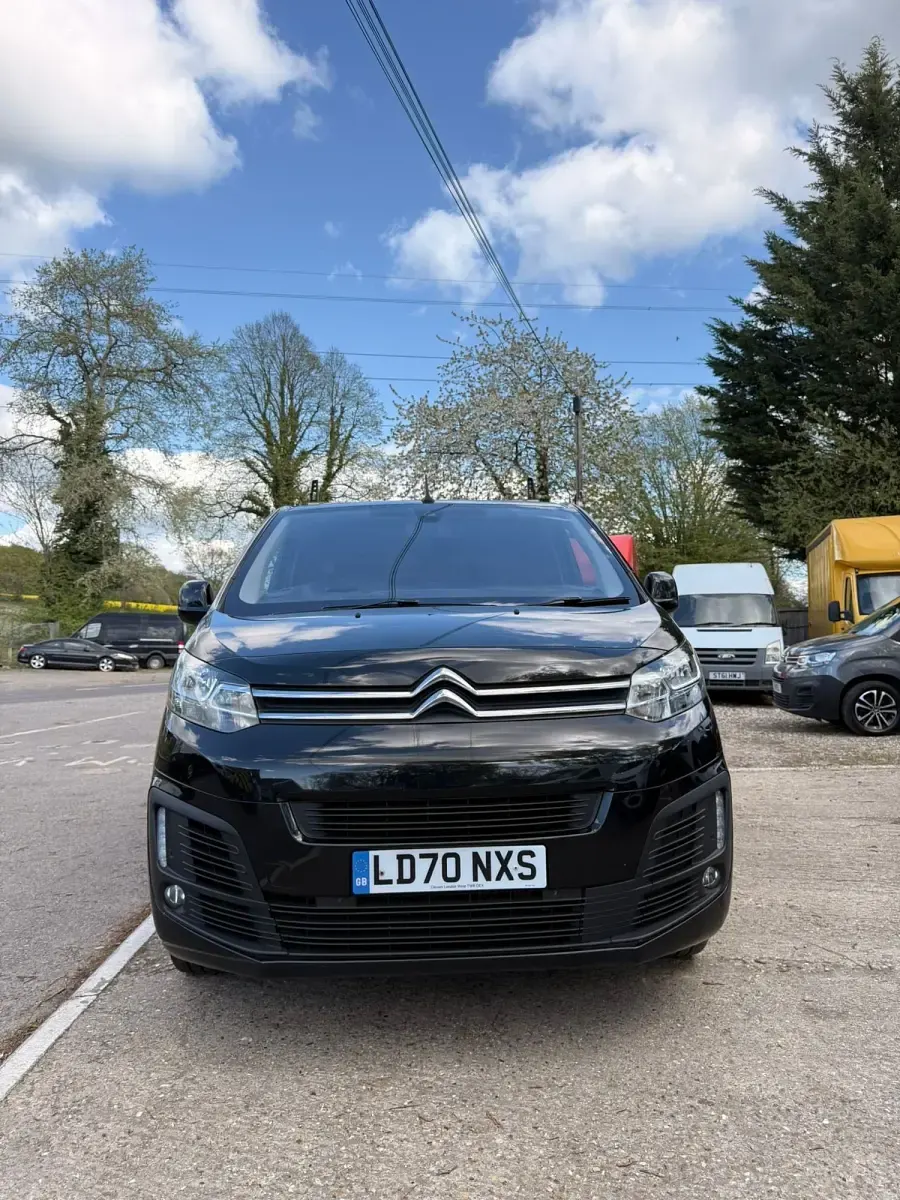 Używany Citroën Dispatch 2020 Czarny Minivan