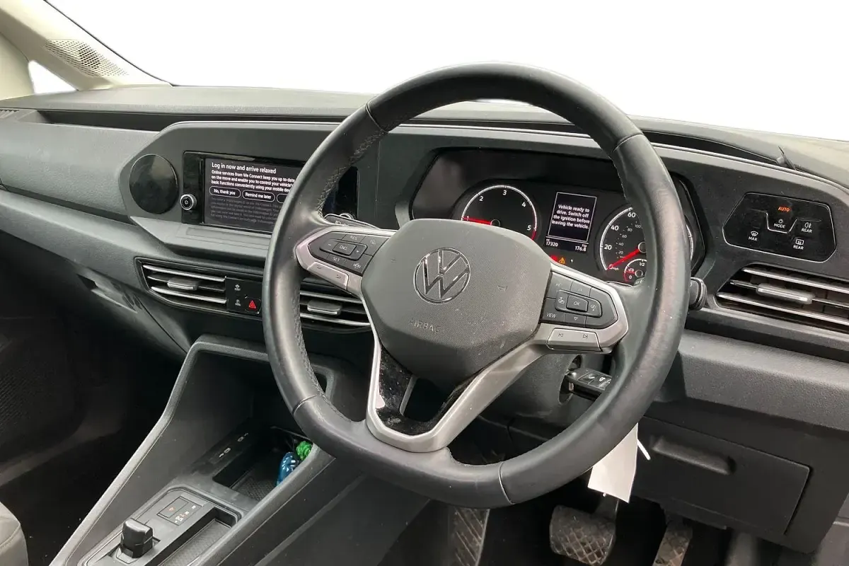Used VW Caddy Maxi Life 122 HP (89 kW) 2022 Blue MPV