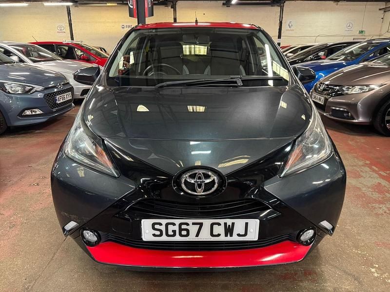 Used Toyota Aygo x-press 69 HP (50 kW) 2017 Grey Hatchback