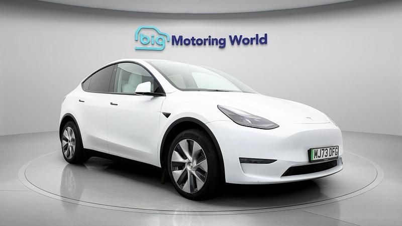 Used 2023 Tesla Model Y SUV | £28,700 (Fair price) - Image 1/4