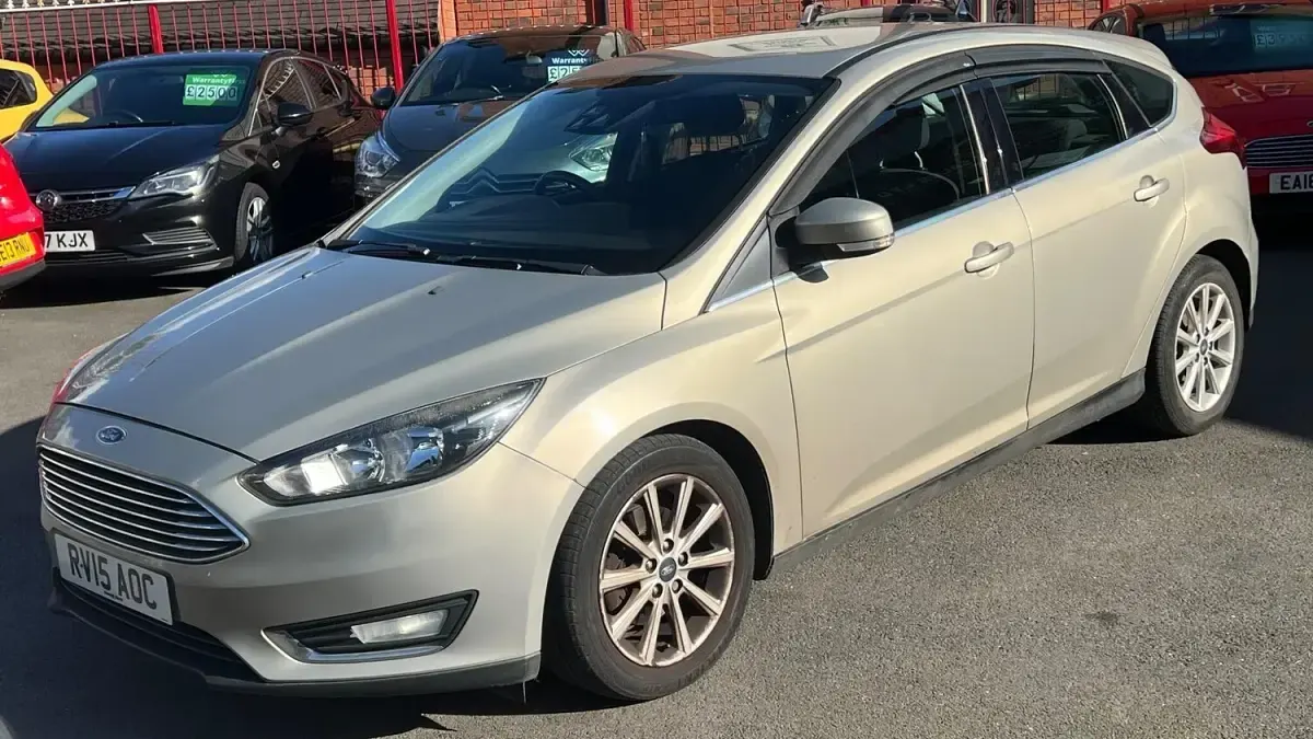 Used Ford Focus Titanium 120 HP (88 kW) 2015 Silver Hatchback