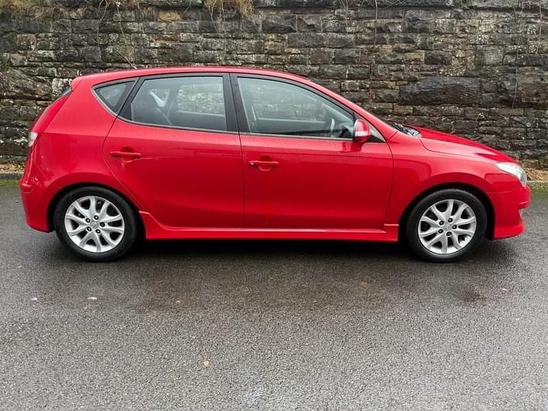 Used Hyundai i30 Edition 124 HP (91 kW) 2010 Red Hatchback