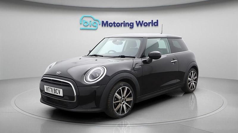 Used Mini Cooper Classic 136 HP (100 kW) 2021 Black Hatchback