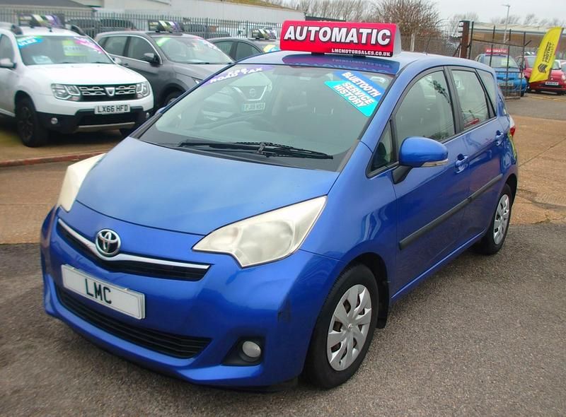 Used Toyota Verso Multidrive S 98 HP (72 kW) 2011 Blue MPV