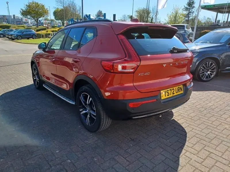 Usado Volvo XC40 Plus 190 HP (139 kW) 2022 Vermelho SUV