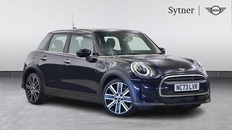Black Used 2024 Mini Cooper Exclusive Hatchback | £23,250 (Fair price) - Image 1/4