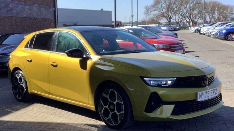 Other Used 2024 Vauxhall Astra Ultimate Hatchback | £18,770 (Super price) - Image 1/3