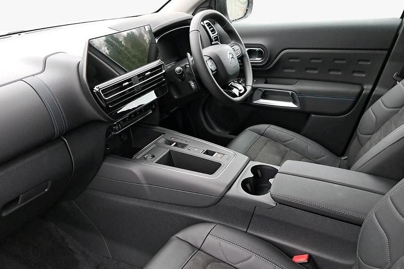 White New 2025 Citroën C5 Aircross SUV | £24,678 (Fair price) - Image 1/4