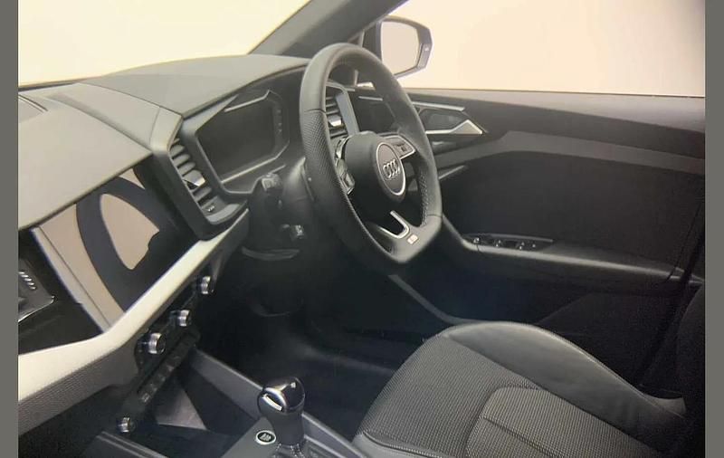 Used Audi A1 Black Edition 147 HP (108 kW) 2025 Blue SUV