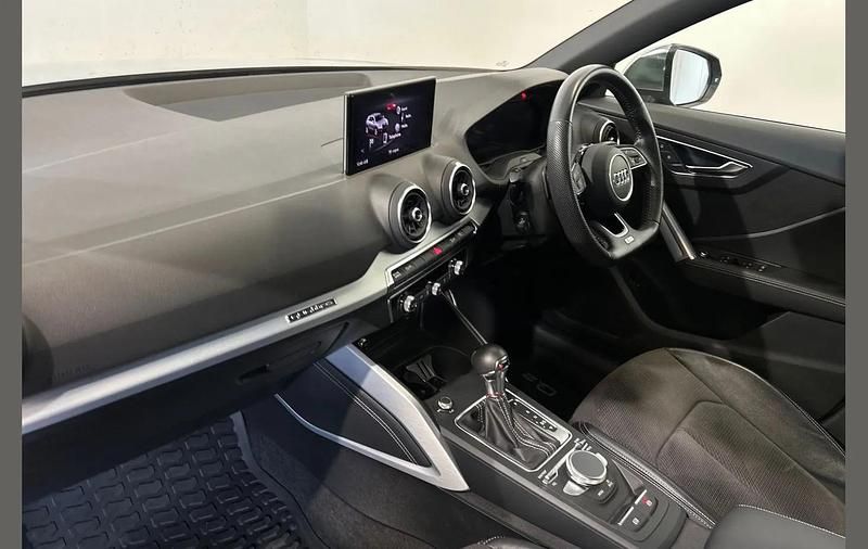 Usado Audi SQ2 Design 300 HP (220 kW) 2019 Prateado SUV