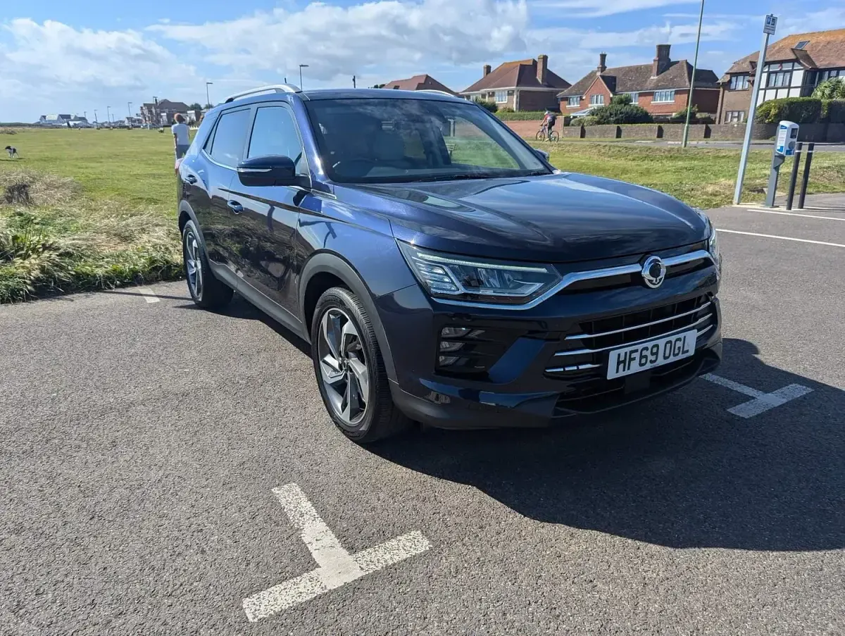 Used SsangYong Korando 136 HP (100 kW) 2019 Blue Estate