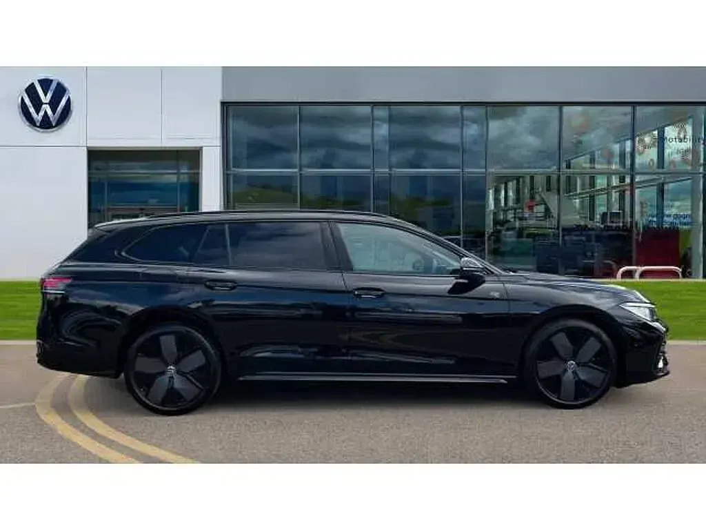 Used VW Passat R-line 204 HP (150 kW) 2026 Grenadilla black metallic Estate