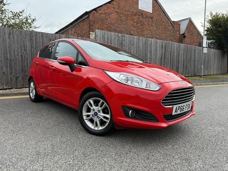Red Used 2017 Ford Fiesta Zetec Hatchback | £4,995 (Super price) - Image 1/4
