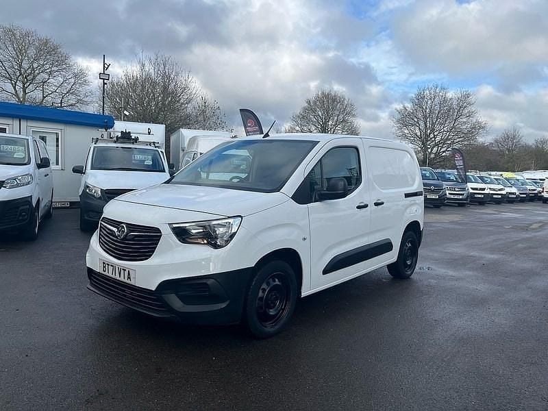 Used Vauxhall Combo 100 HP (73 kW) 2021 White Van