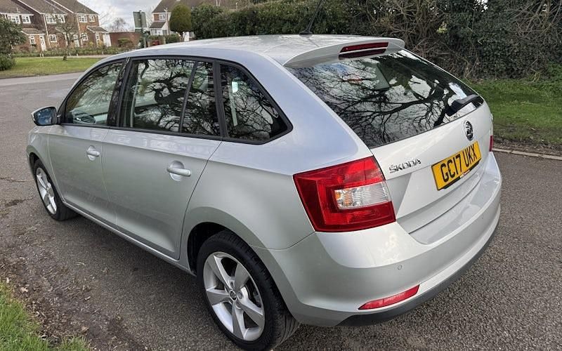Used Skoda Rapid SE 90 HP (66 kW) 2016 Silver Hatchback