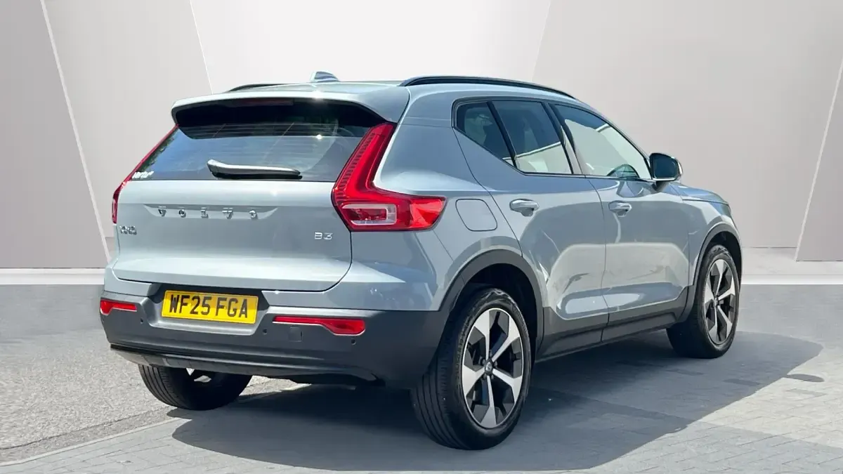 Used Volvo XC40 Plus 163 HP (119 kW) 2025 Grey SUV