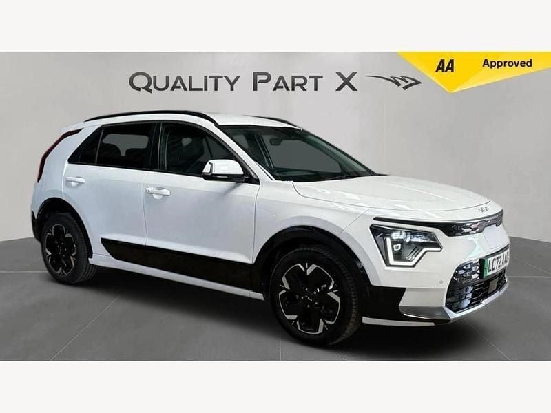 White Used 2022 Kia e-Niro 3 SUV | £18,450 (Fair price) - Image 1/4