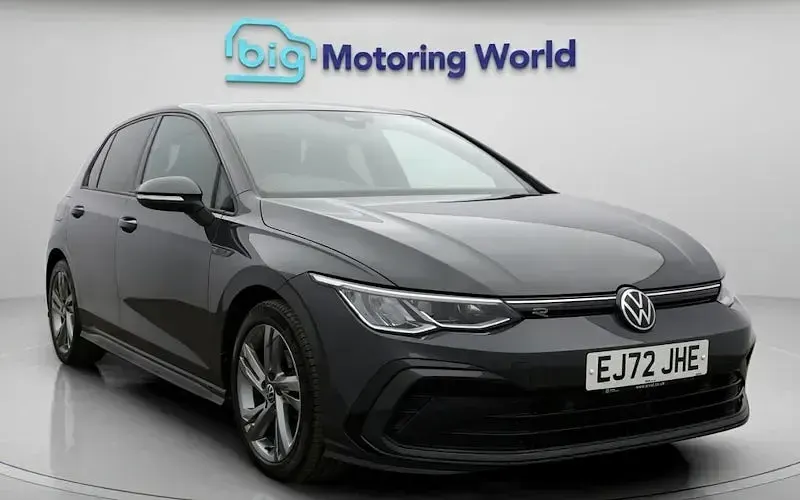 Used VW Golf VIII R-line 131 HP (96 kW) 2023 Hatchback
