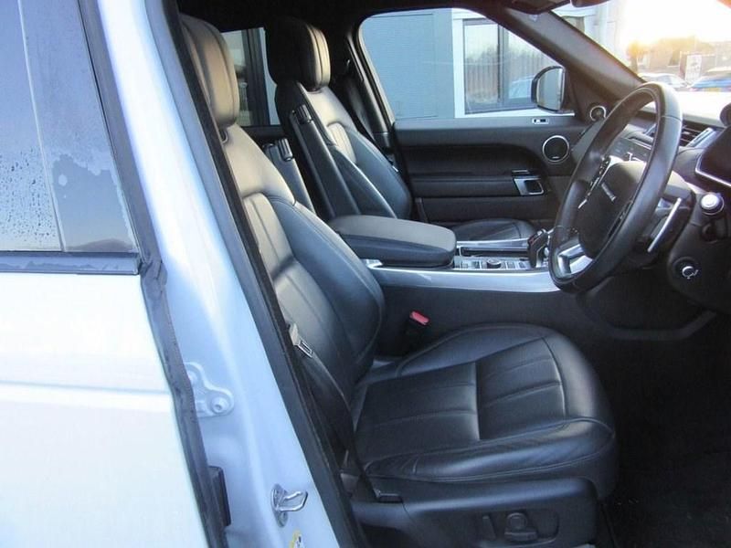 Used Land Rover Range Rover Sport HSE Dynamic 306 HP (225 kW) 2019 White SUV