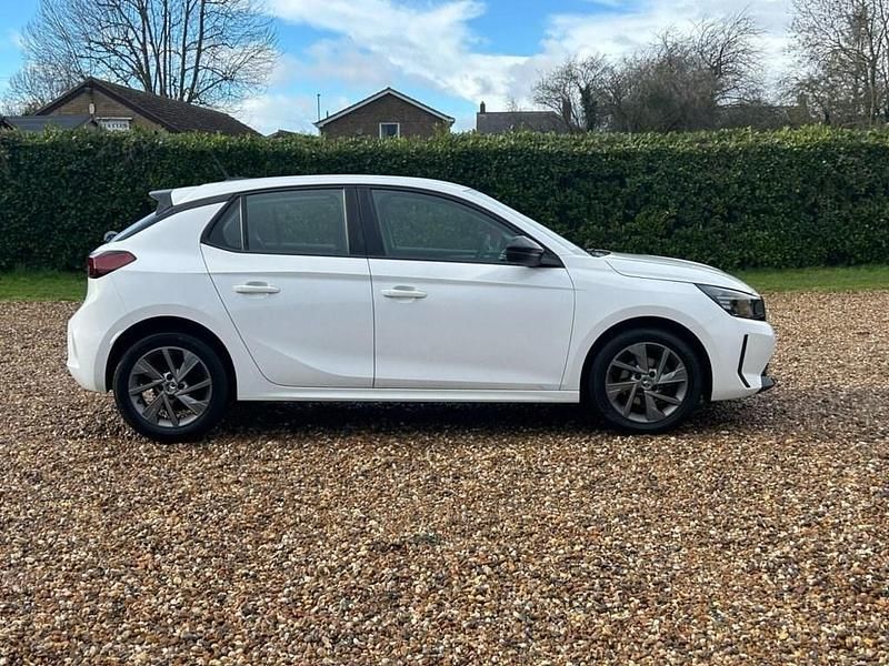 Used Vauxhall Corsa Design Edition 75 HP (55 kW) 2024 White Hatchback