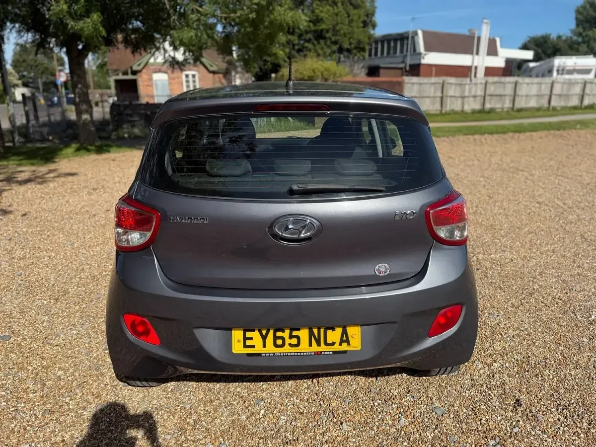 Used Hyundai i10 Premium 87 HP (63 kW) 2015 Grey Hatchback