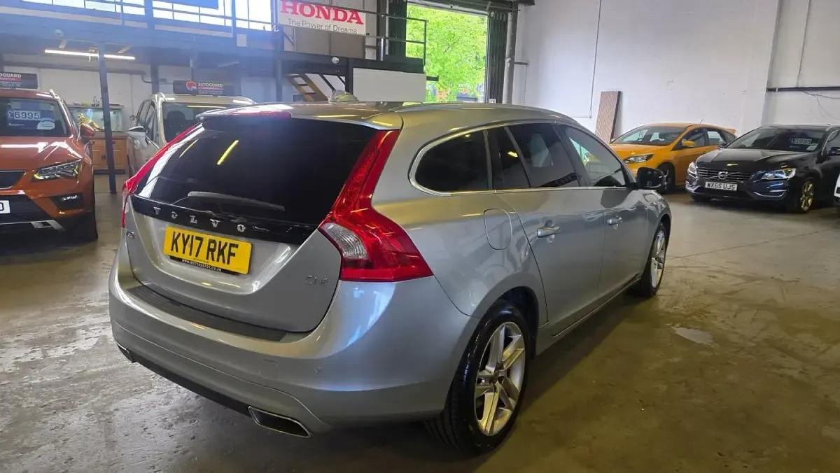 Used Volvo V60 SE Lux 2017 Silver Estate