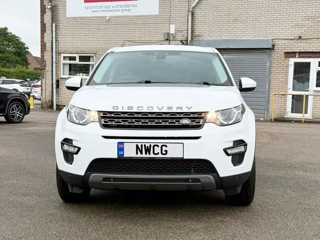 Used Land Rover Discovery Sport SE 2019 White SUV