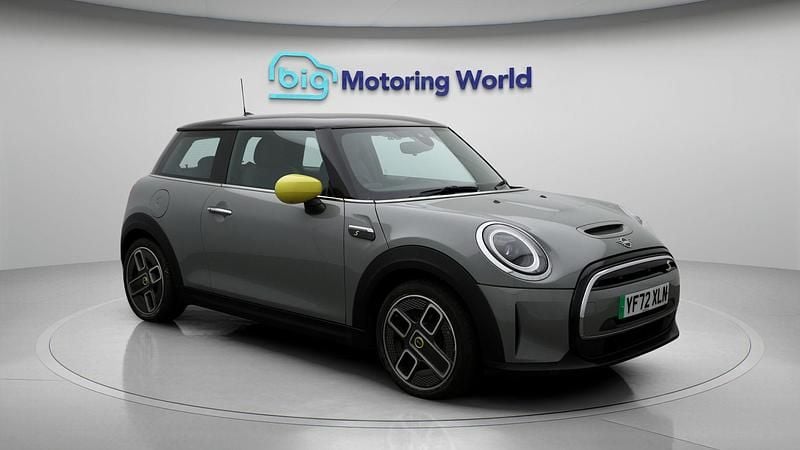 Used 2022 Mini Cooper SE Hatch Hatchback | £14,451 (Good price) - Image 1/4
