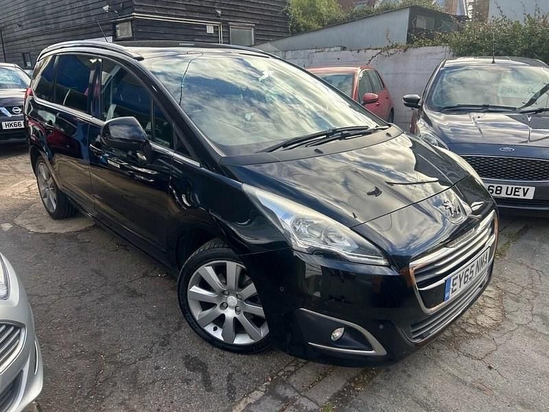 Used Peugeot 5008 Allure 120 HP (88 kW) 2015 Black MPV