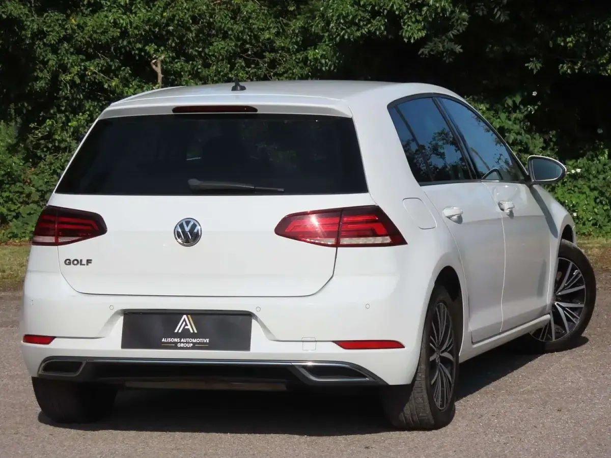 Used VW Golf VII GT 150 HP (110 kW) 2018 White Hatchback