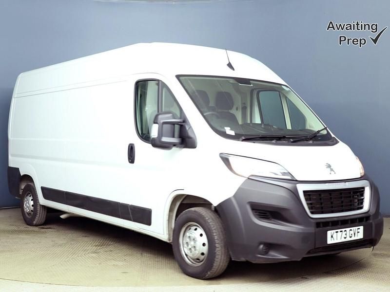 White Used 2023 Peugeot Boxer Premium Van | £18,450 (Good price) - Image 1/4