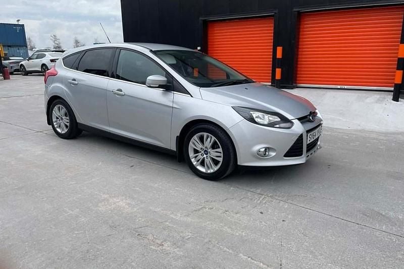 Used Ford Focus Titanium 125 HP (91 kW) 2014 Silver Hatchback