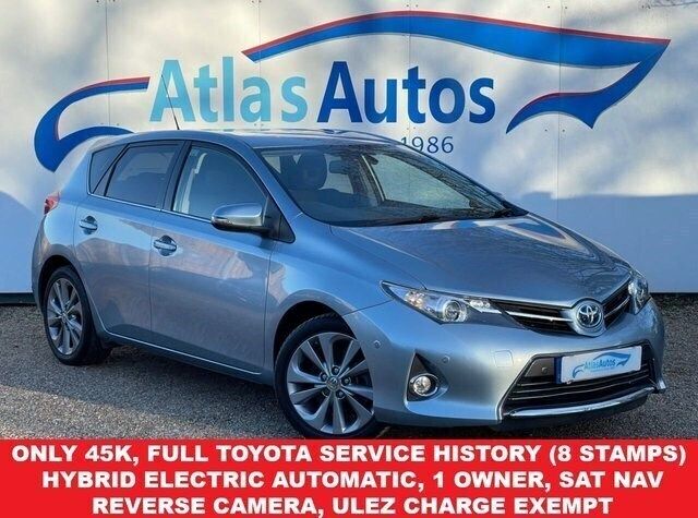 Blue Used 2015 Toyota Auris Hatchback | £10,500 (Fair price) - Image 1/4