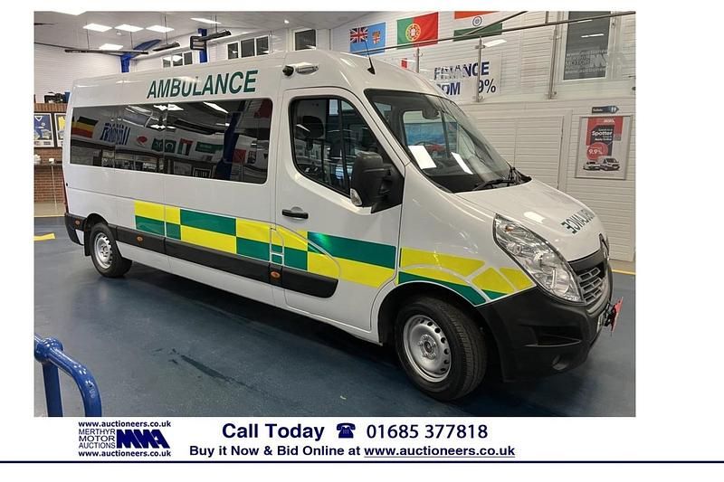 White Used 2018 Renault Master Van | £9,260 (Fair price) - Image 1/4